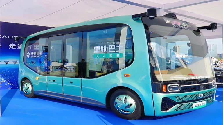 autonomous bus