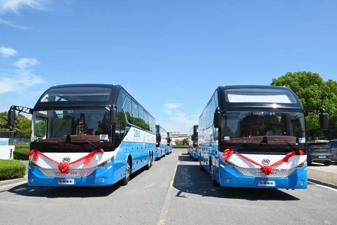 N70 coaches