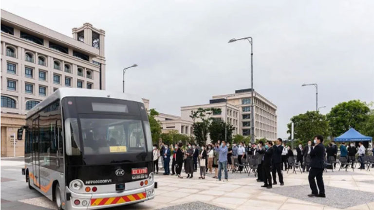  Макао первый самоуправление  автобус приземлился в университете Макао, который  бренд? 